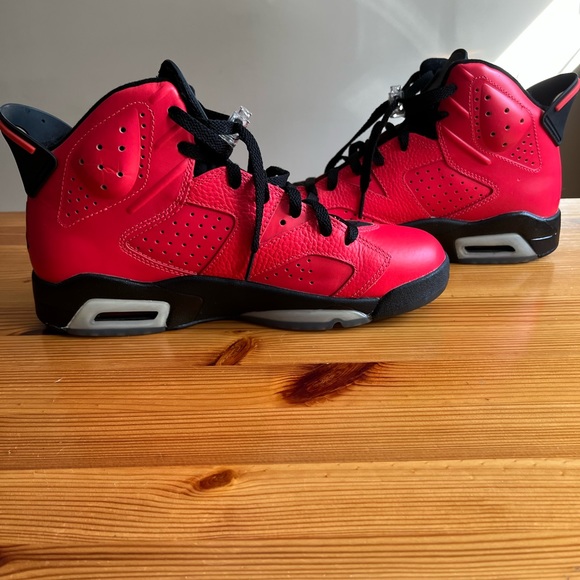 Size 9 Jordon 6 Infrared 23 - Condition 8.5/10 - Picture 3 of 9